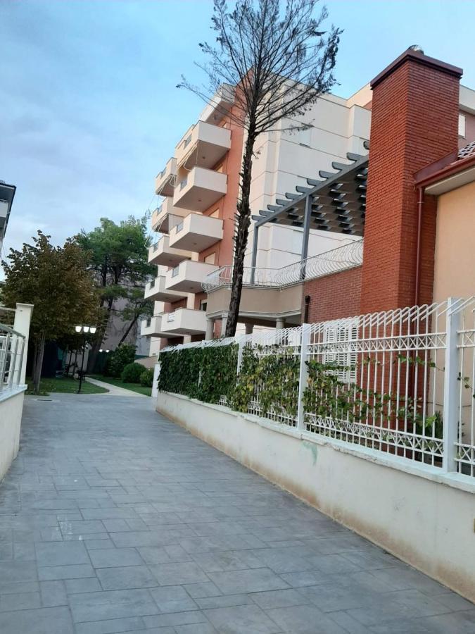 Milka Apartment Golem  Dış mekan fotoğraf