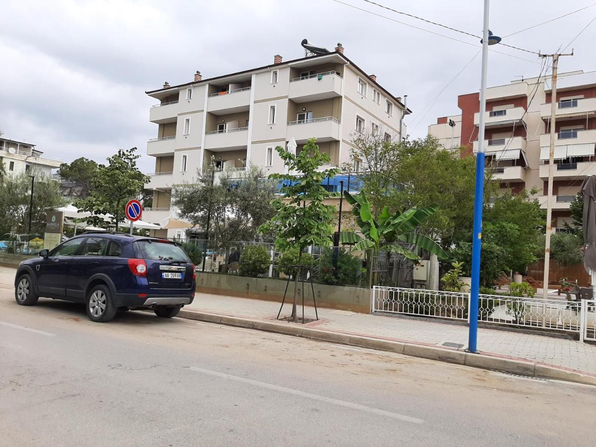Milka Apartment Golem  Dış mekan fotoğraf